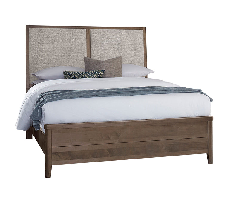 Woodbridge - Upholstered Bed