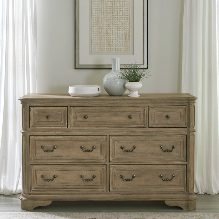 Magnolia Manor - 7 Drawer Dresser