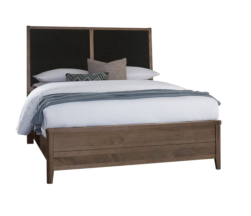Woodbridge - Upholstered Bed